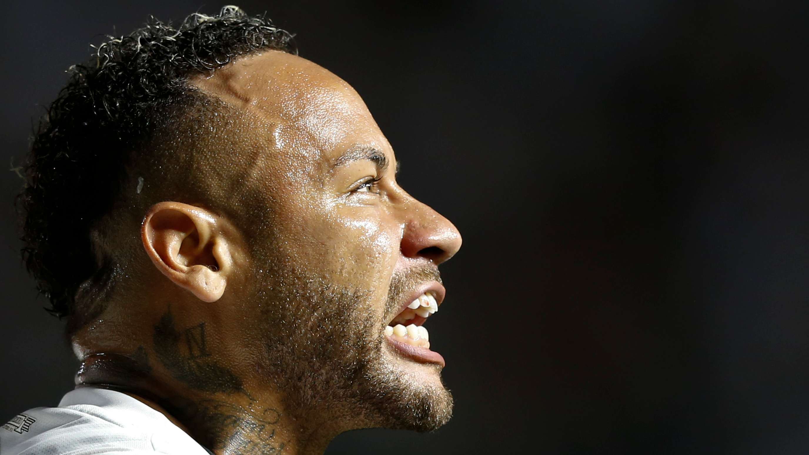 她的动作既 她的动作既